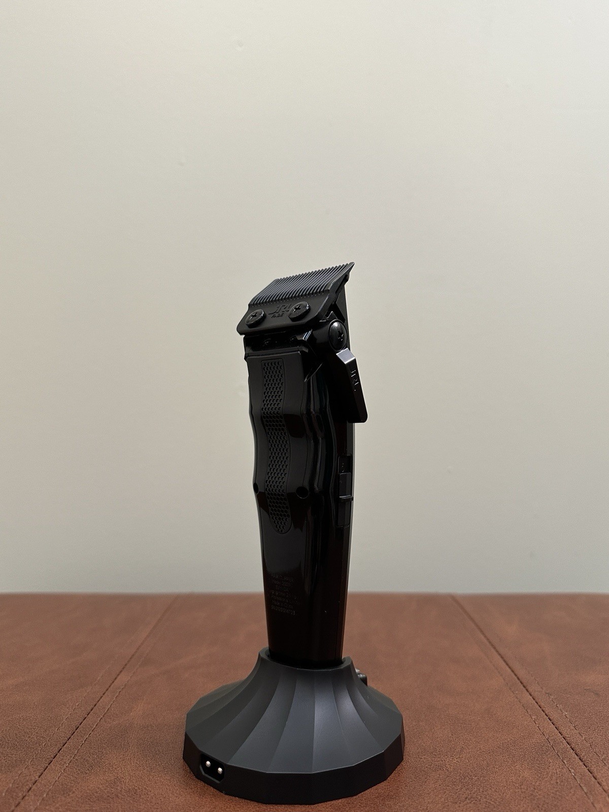 JRL Diamante Cordless Clipper Black w/ Charging Stand Barber Professional