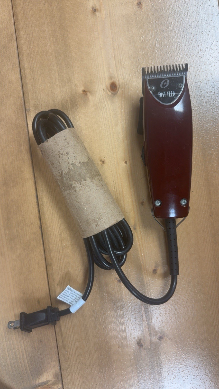 OSTER Fast Feed Adjustable Pivot Motor Clipper 76023-510 with 3 Guide