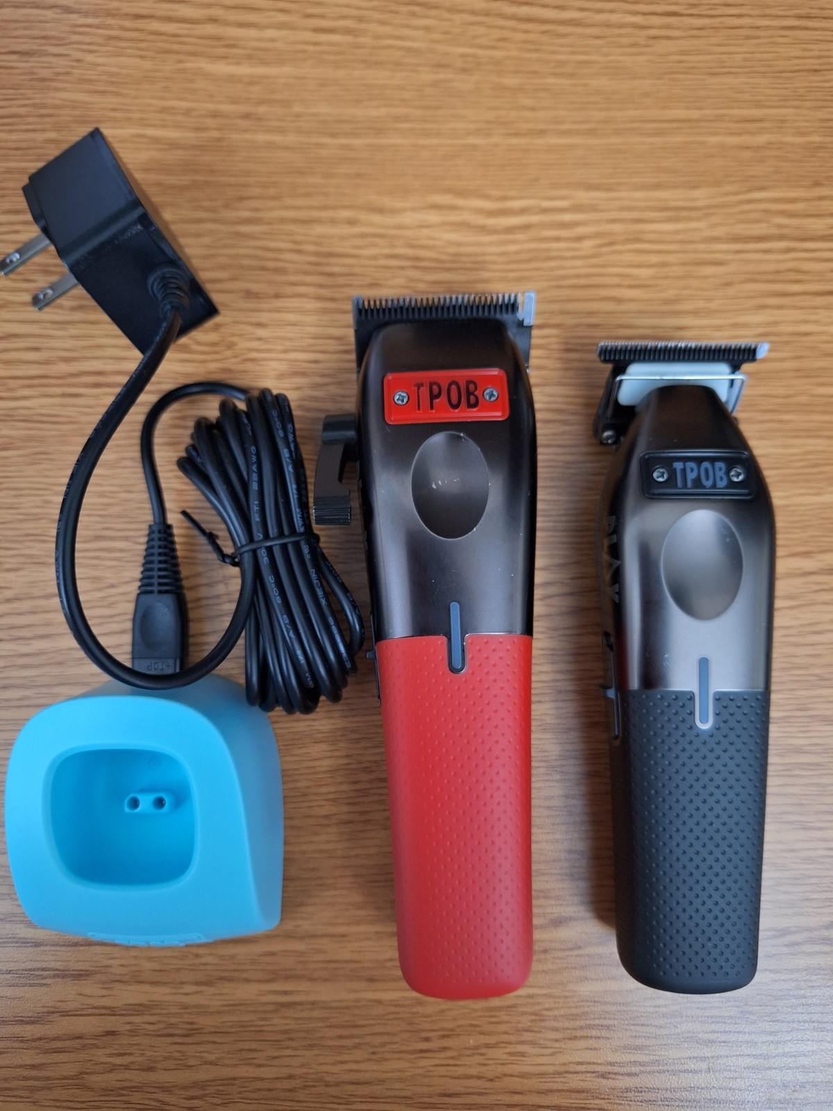 TPOB PLAY COMBO CLIPPER AND TRIMMER WITH CHARGING BASE
