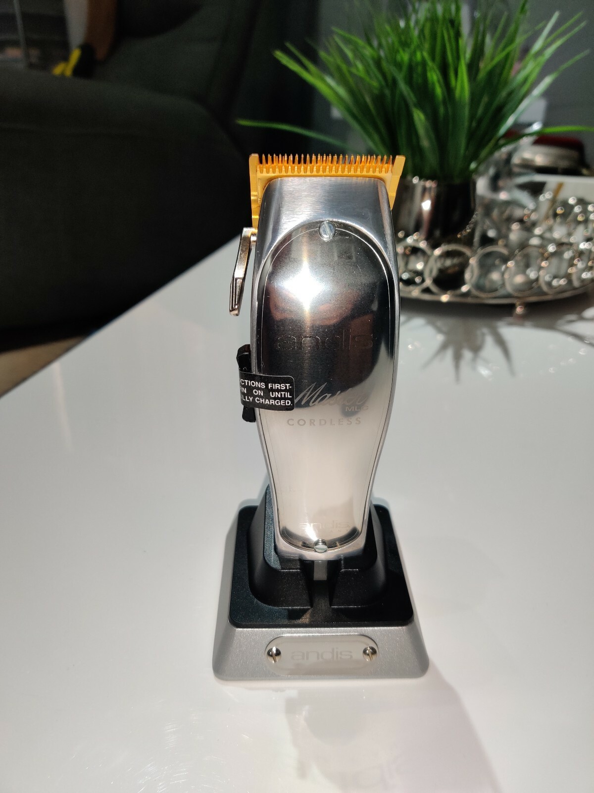 Andis Professional Master Cordless with gold blade