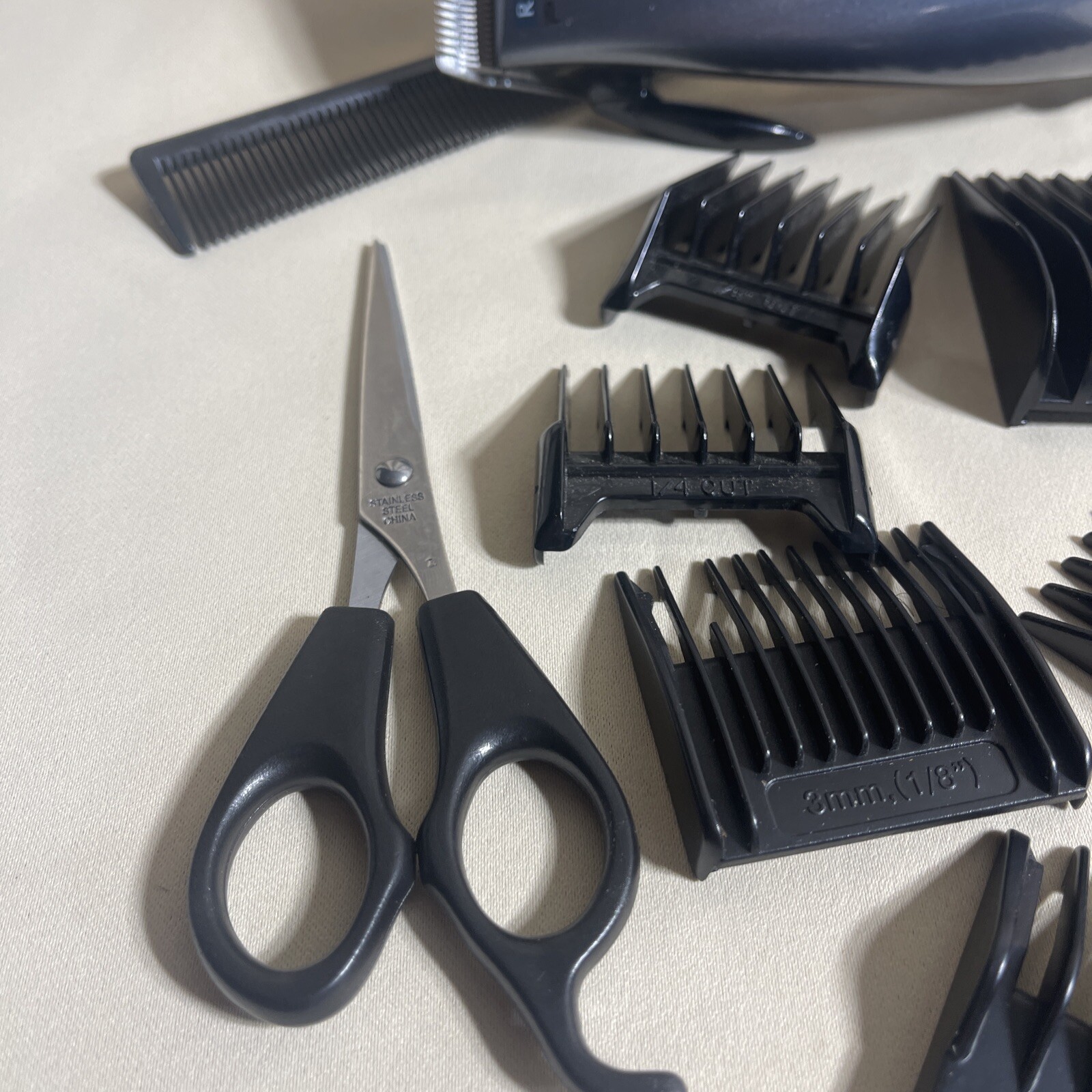 Remington HC-1050 Precision Hair Clippers Silver with Case And Accessories