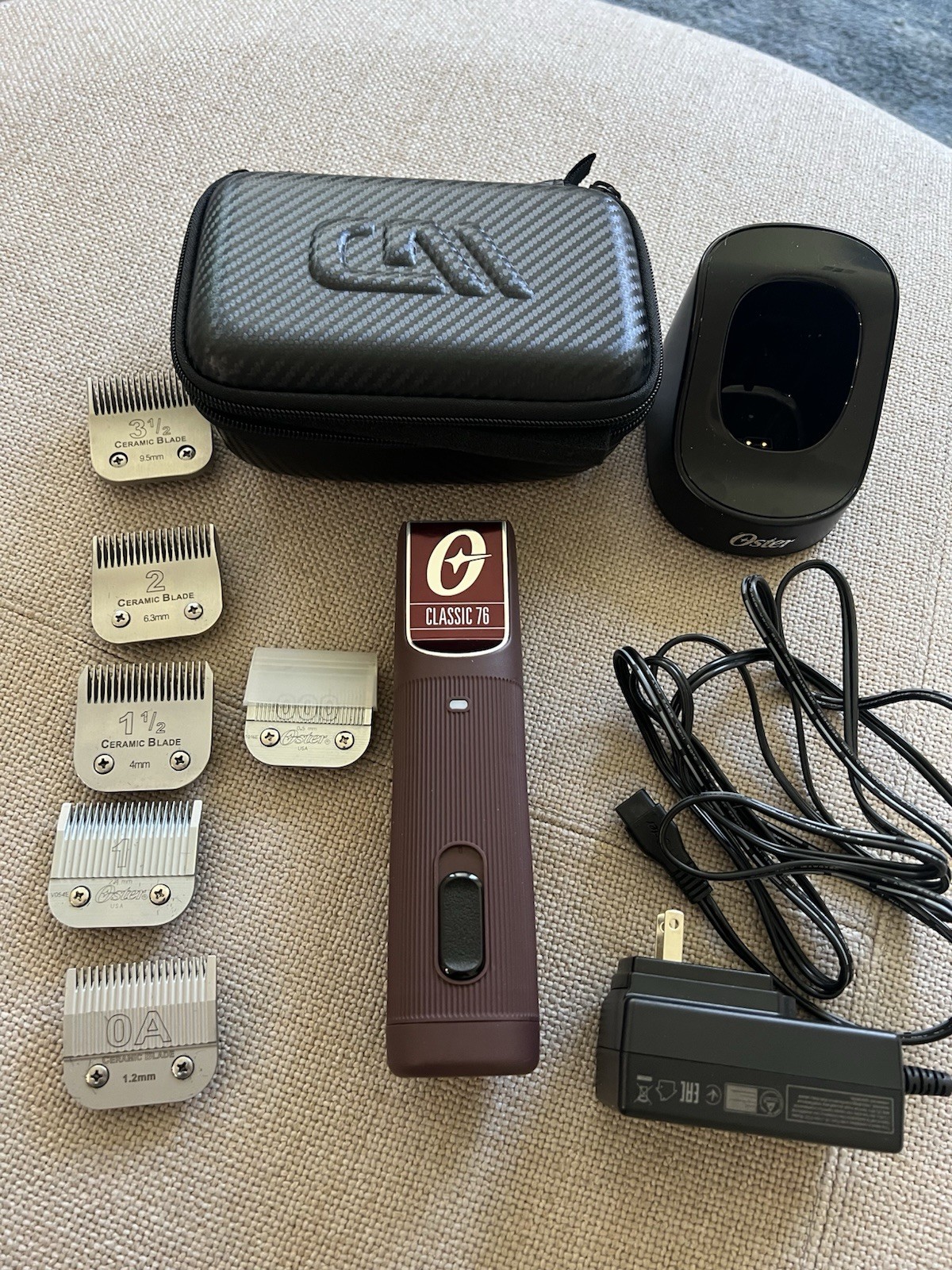 Oster Classic 76 Detachable Blade Cordless Clipper & with 6 Blades and a case