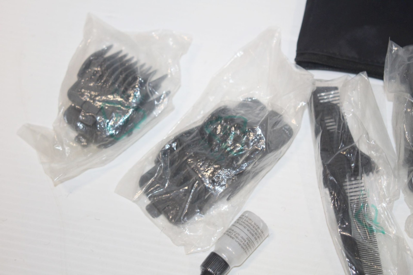 Remington Virtually Indestructible Barbershop Clipper HC5855 Haircut Kit + Acces
