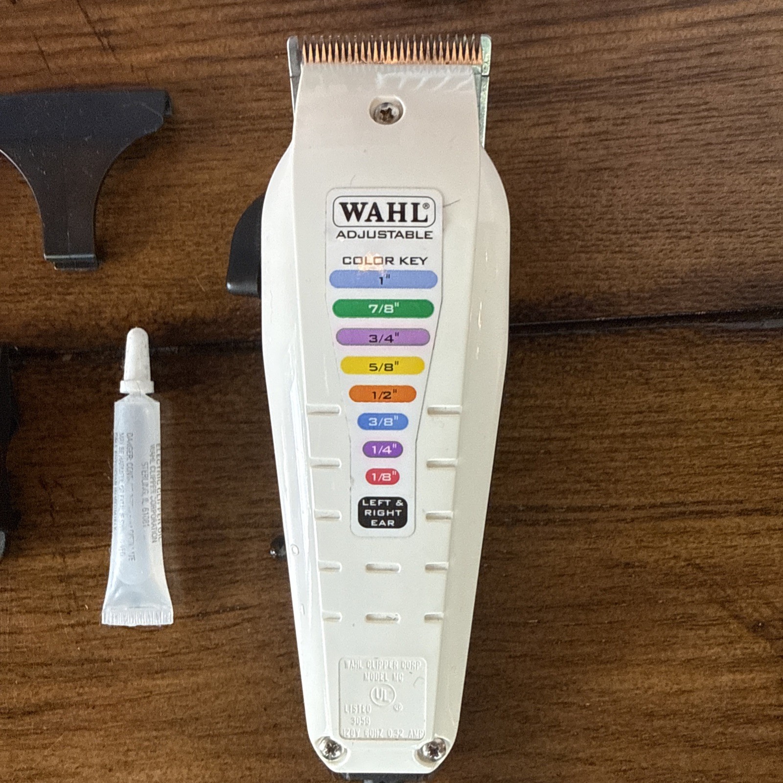Wahl Color Code 16-Piece Haircut Kit White/Black Clippers Model 79400 USA