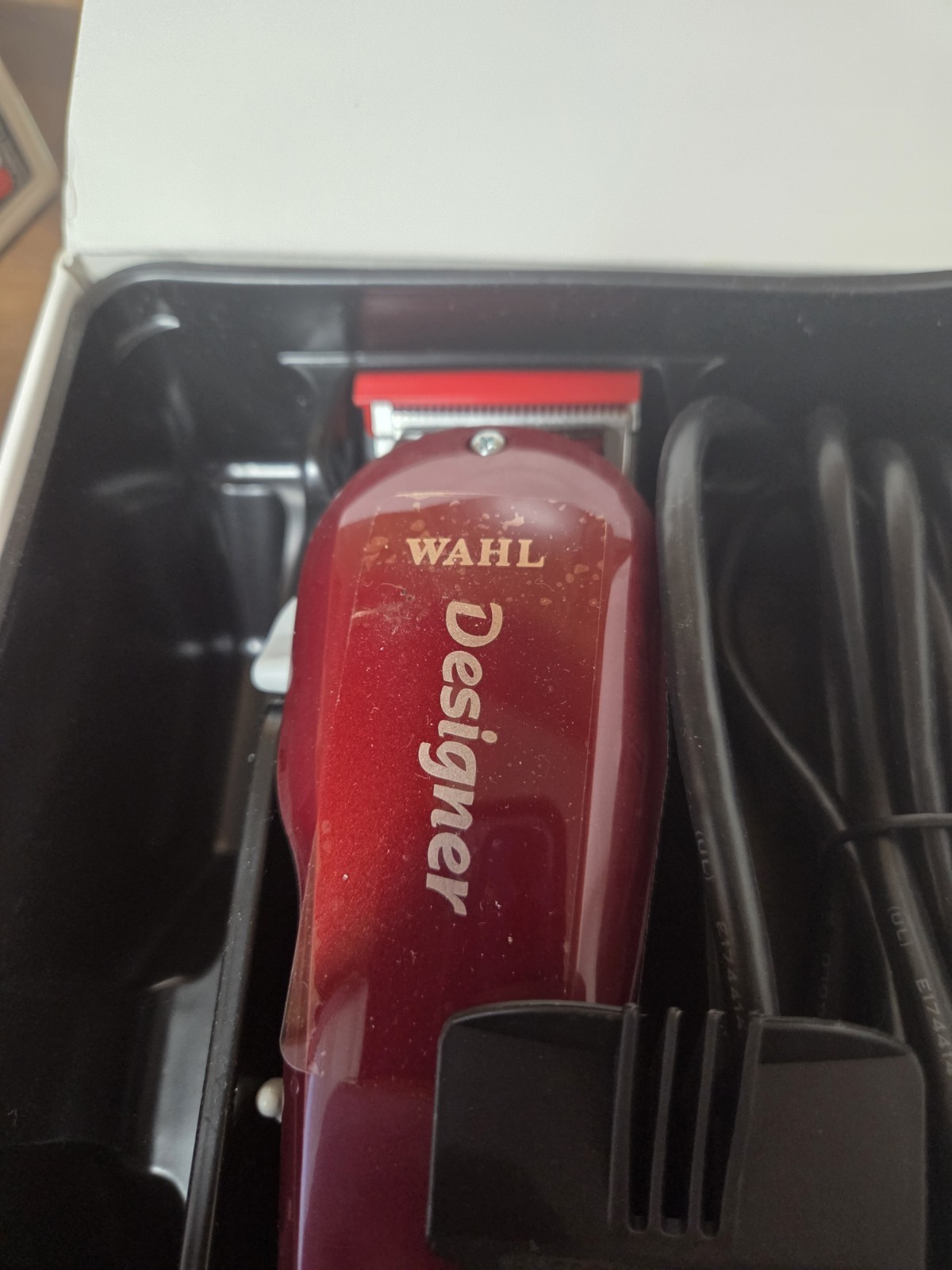 WAHL Designer Professional Vibrator Clipper Model 8355-400 RED Open Box