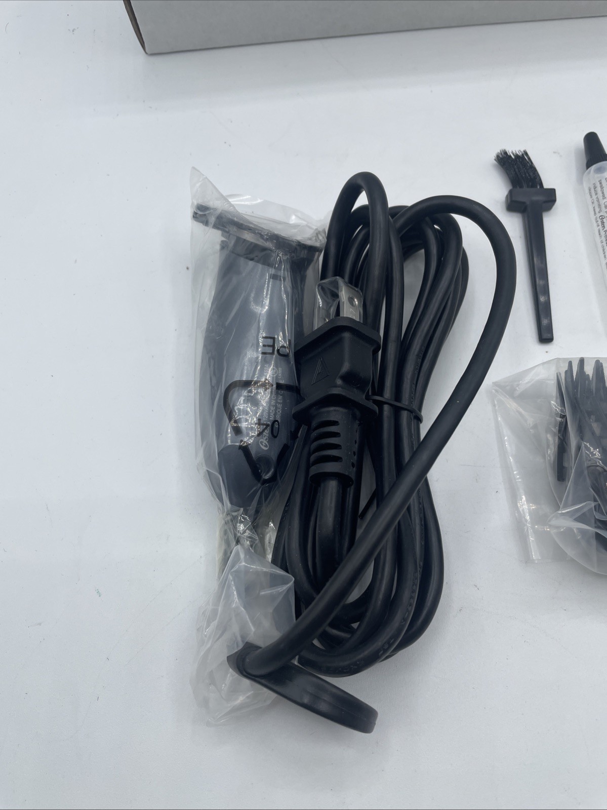 Oster 76988 Baby Teqie Clipper/Trimmer With Guards Free Shipping NEW