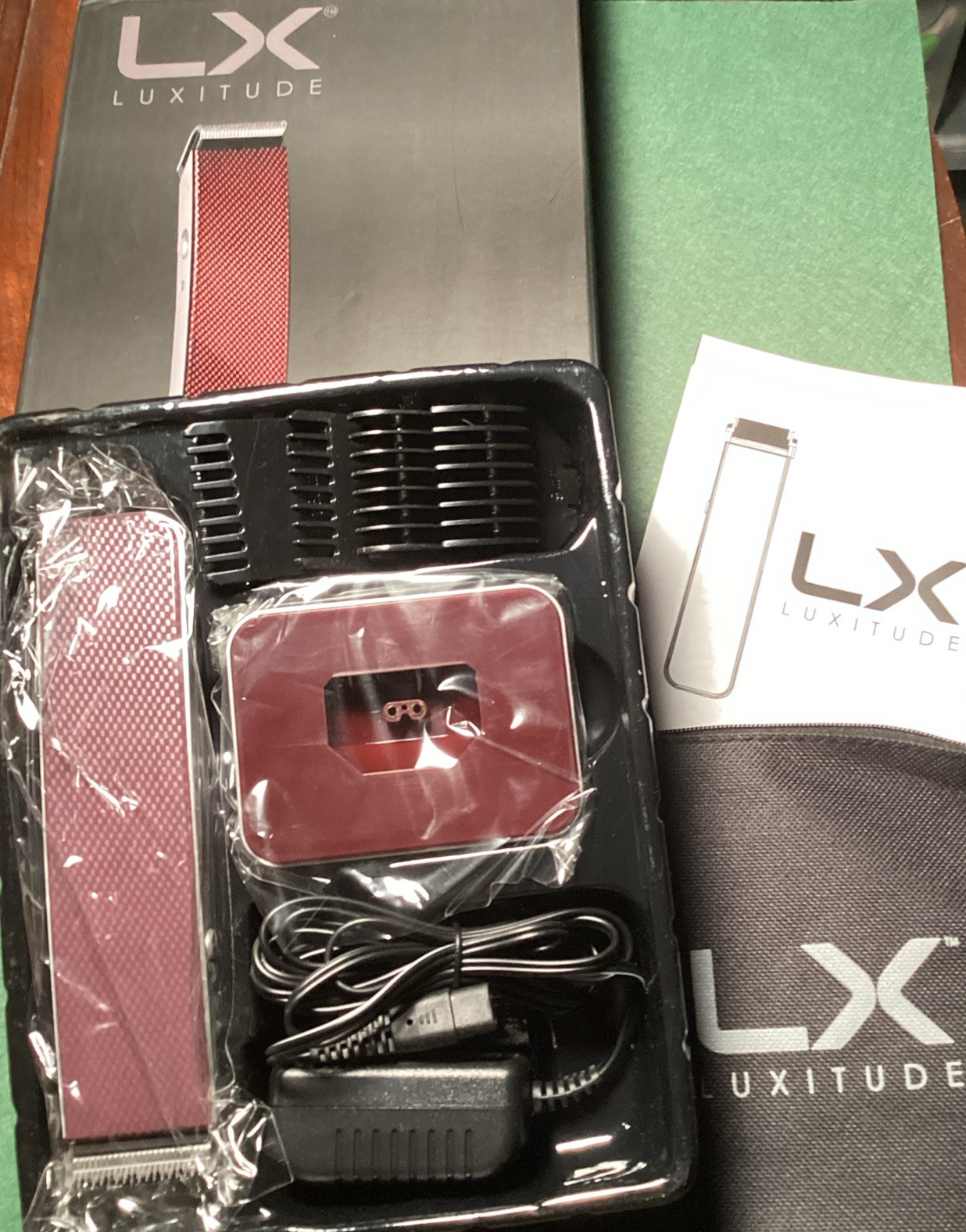 Luxitude Carbon Cut 10 Piece Men’s Grooming Kit in Maroon. NIB