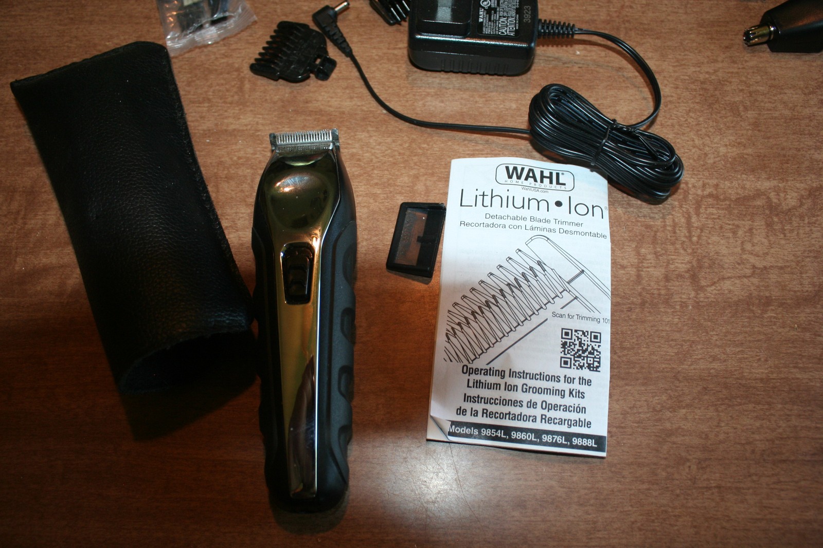 Wahl Lithium Ion Cordless Rechargeable Trimmer Model 9888L Accessories See Pix!!