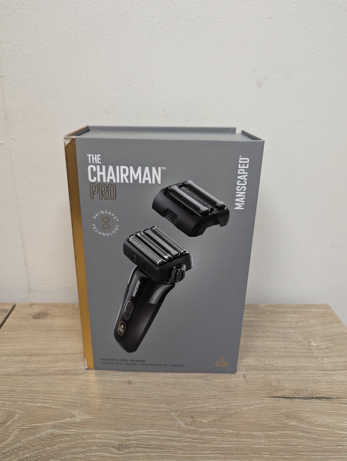 MANSCAPED® The Chairman PRO Men’s Foil Face Shaver – Two Interchangeable Blades