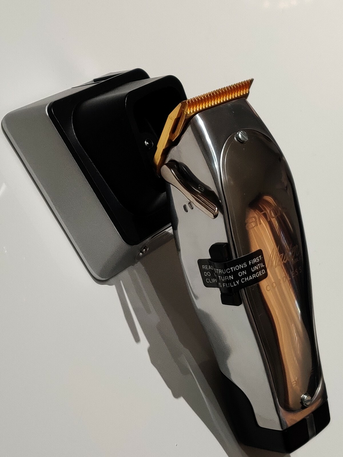 Andis Professional Master Cordless with gold blade