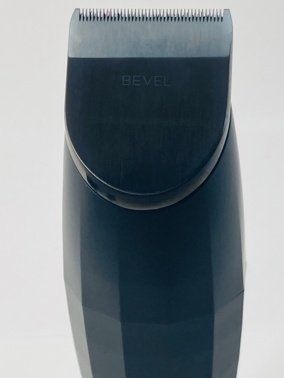 Bevel Cordless Beard & Hair Trimmer Black Lithium-Ion Rechargeable w/ Box Used L