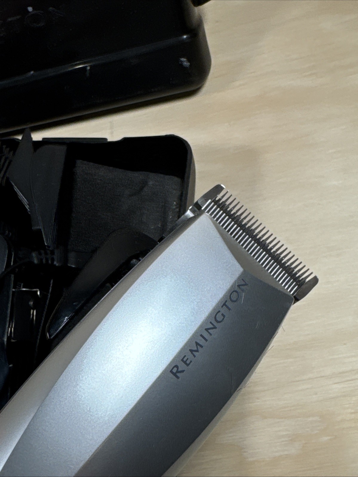 Remington Precision Hair Clipper Trimmer SET- HC-8017B With Case