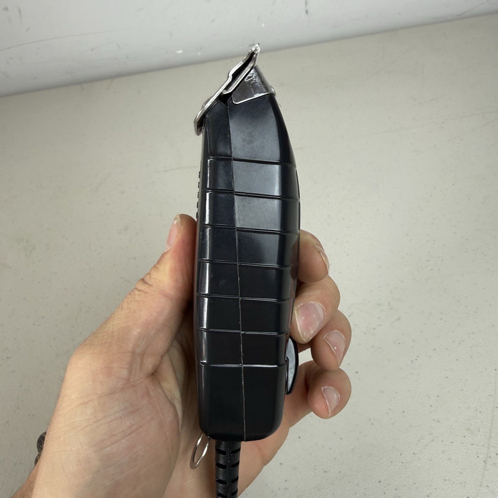 Andis T-Outliner Model G Professional T-Blade Trimmer Corded