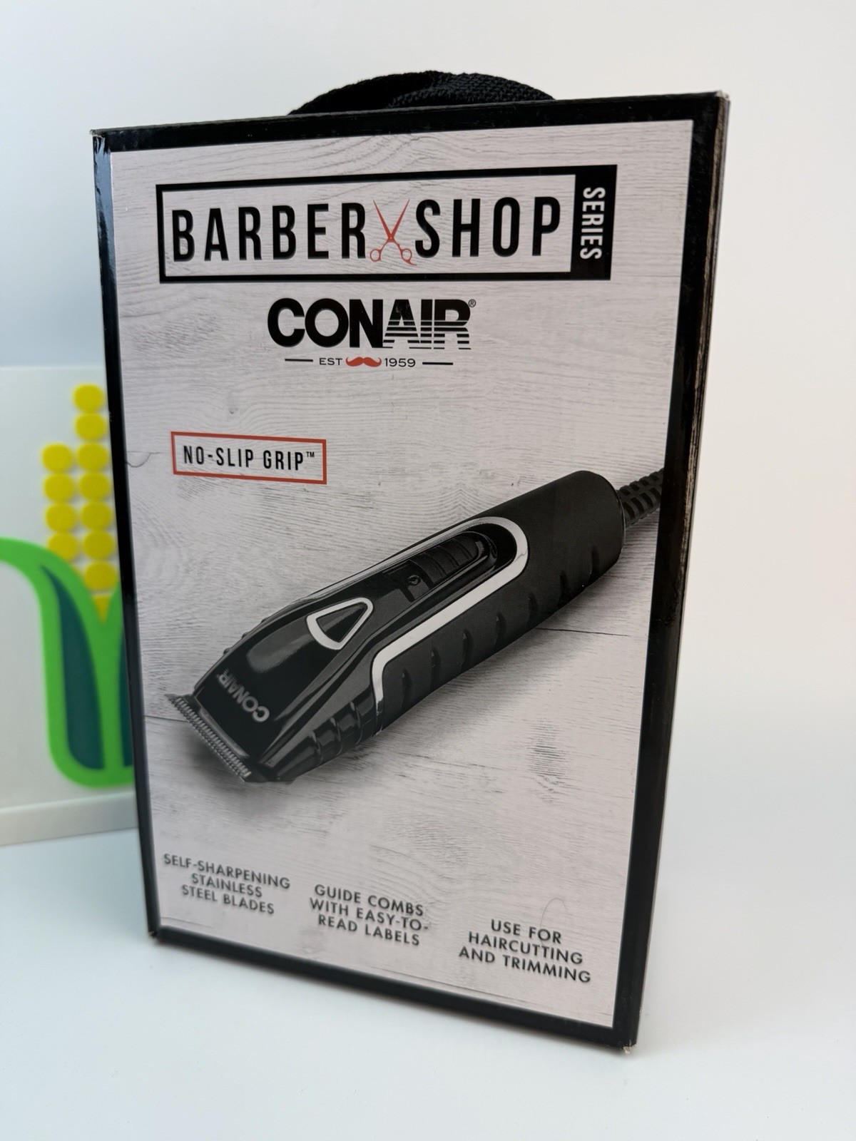 Conair – HC2000 – Barbershop No-Slip Grip Clippers 20 Piece Home Haircut Kit