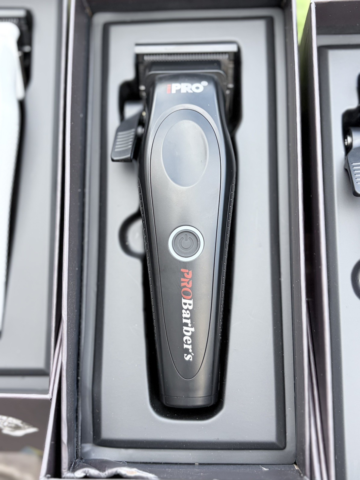 Pro Barbers Cordless Clipper Black Rechargeable Brand New Free Shipping
