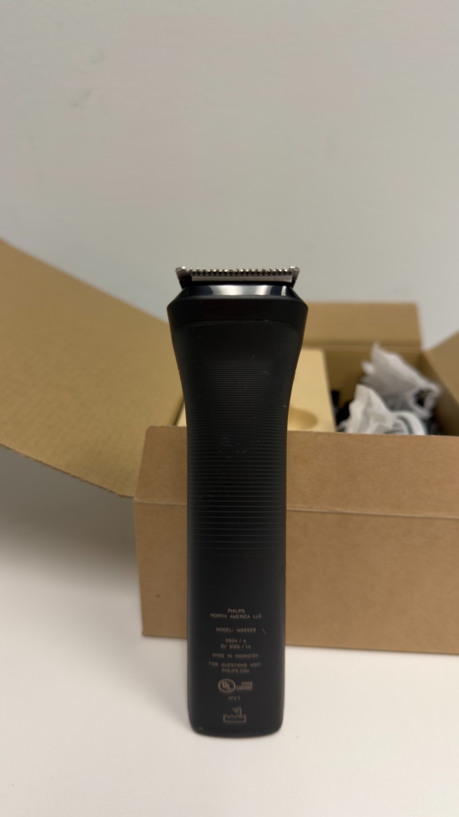 Philips Norelco Multigroom 9000 All-in-One Trimmer Head Face Body 27 Settings