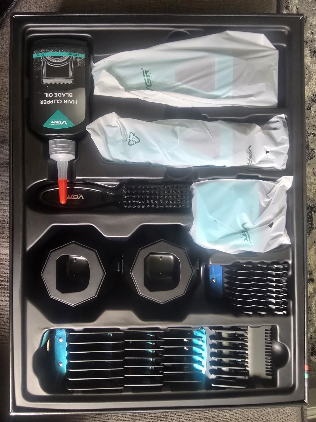 VGR V-877 S3 3-in-1 Cordless Haircutting Kit, 3 Heads, USB Charging