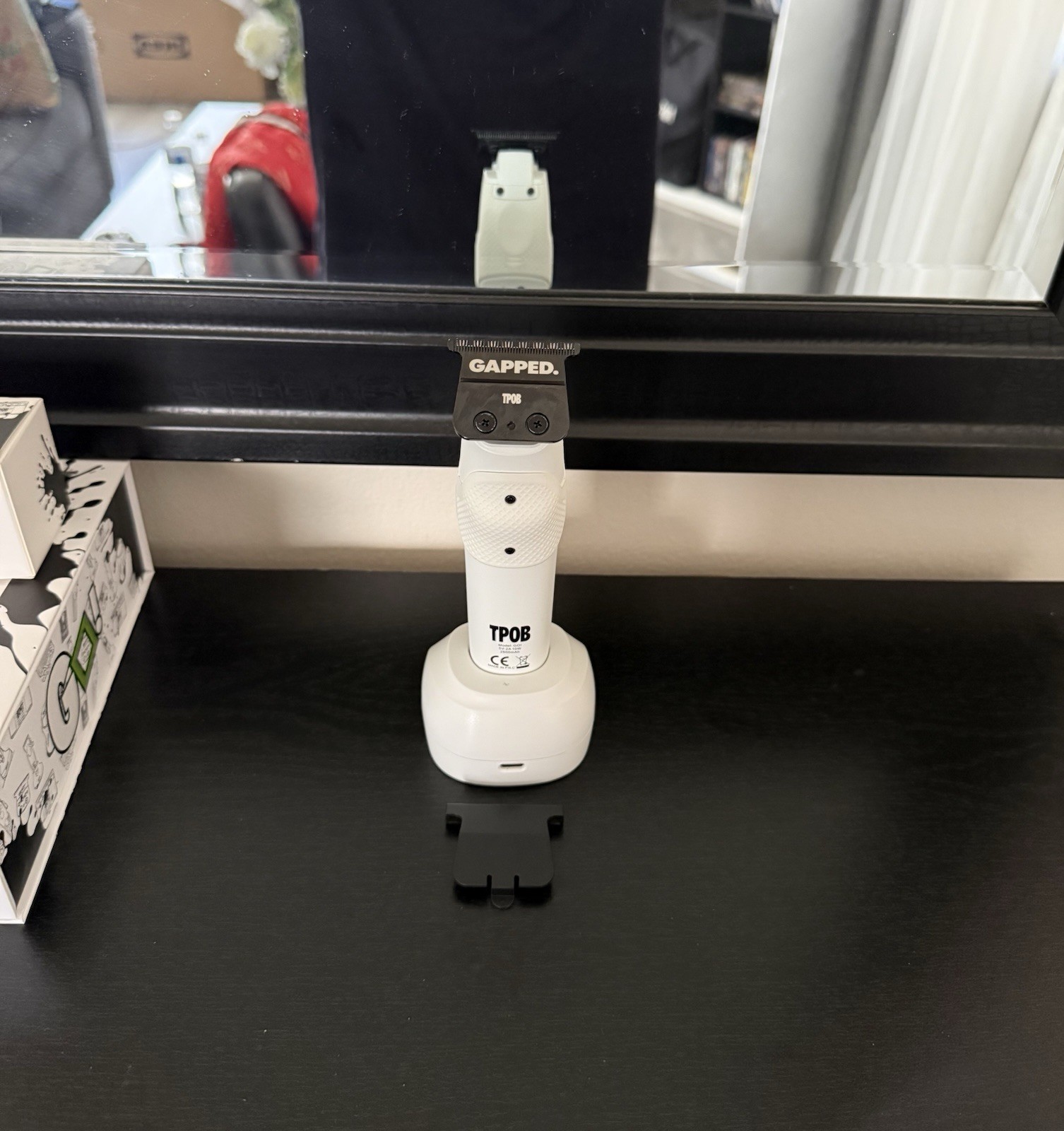 TPOB GO! Trimmer Cordless USB-C Charging Stand T-Blade White