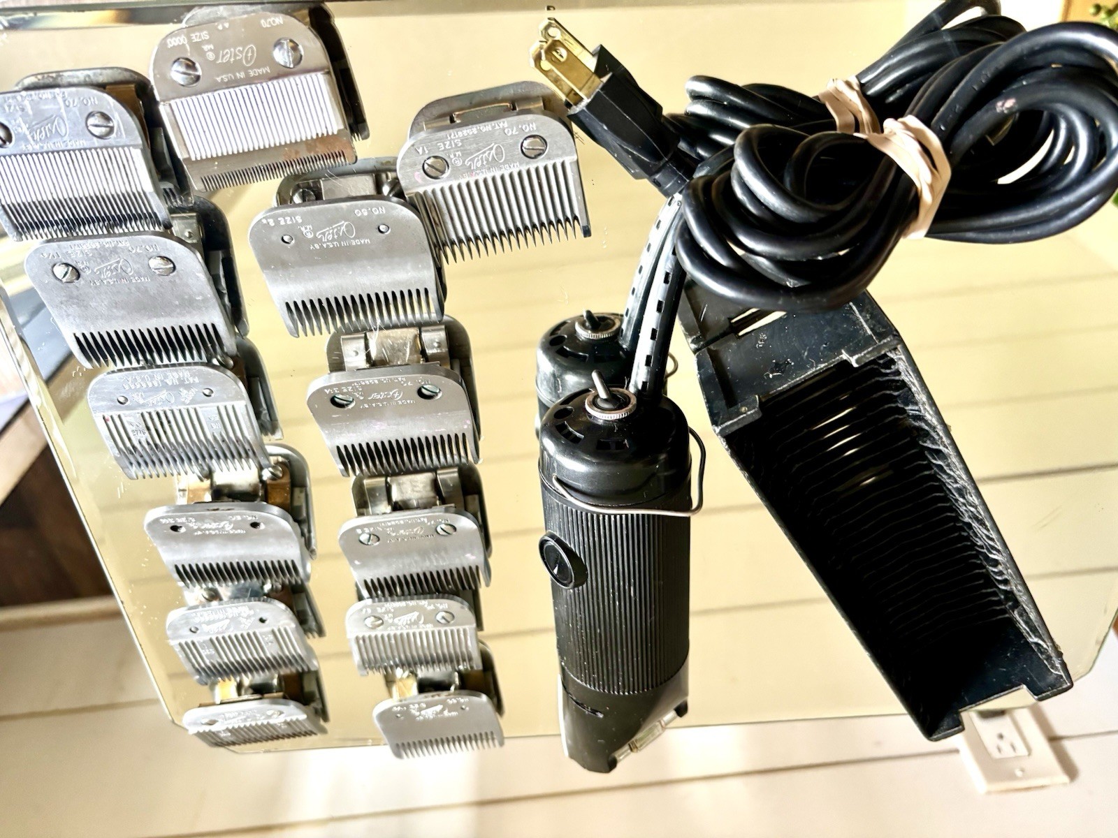 Barber Clippers Vintage Oster 76 Hair Clipper And 12 Oster Stainless Steel Blade