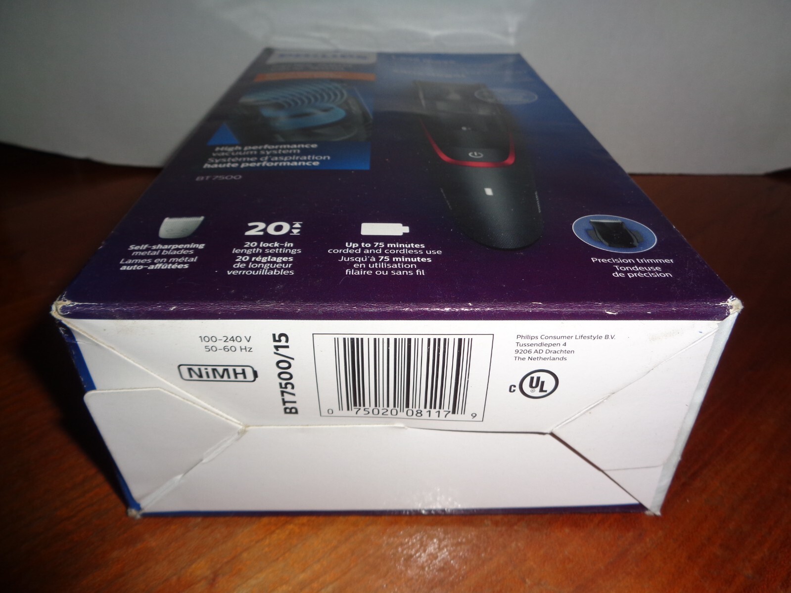 Philips Norelco Cordless Vacuum Beard Trimmer BT7500 with 20 Length Settings