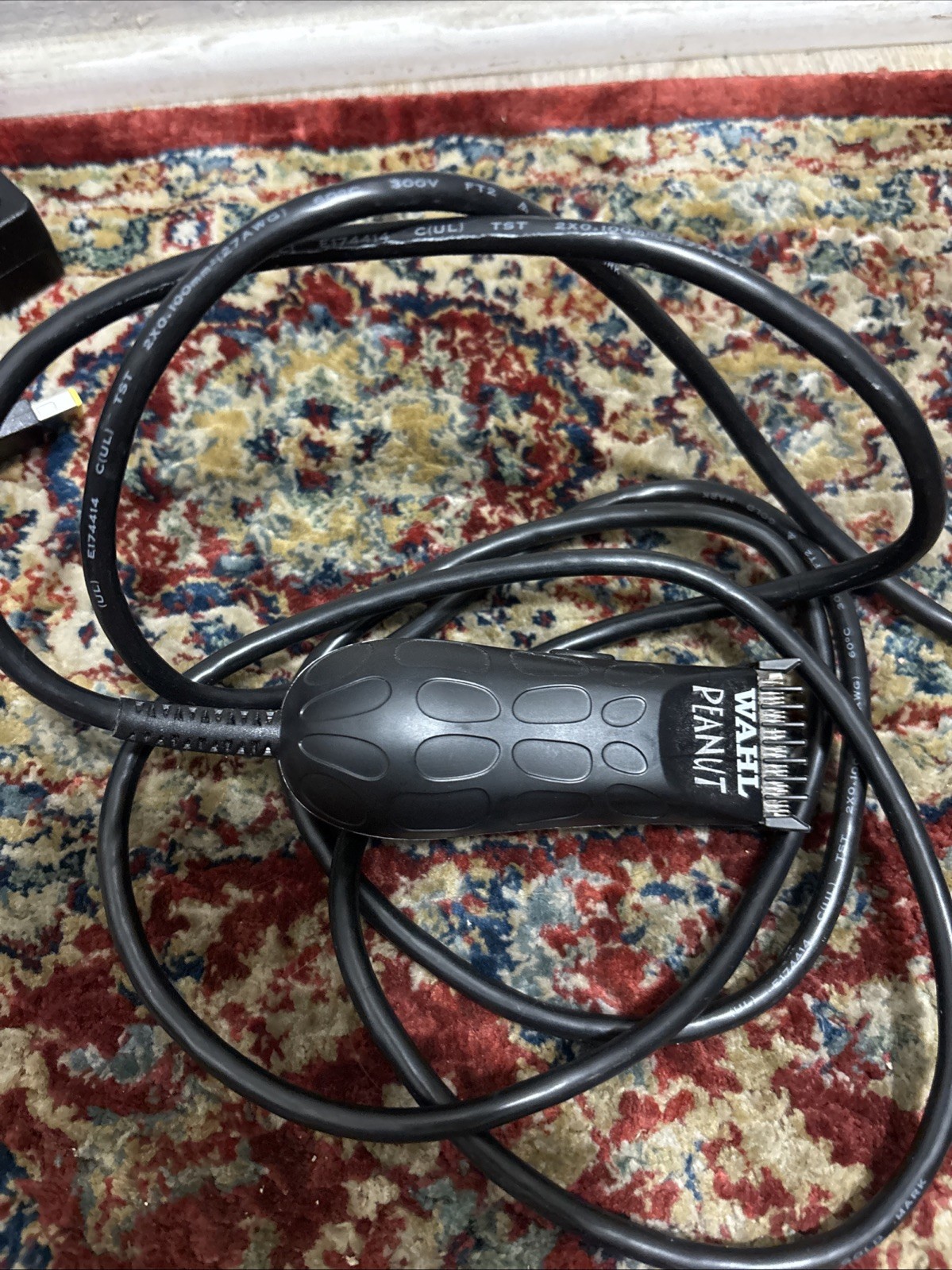 WAHL Professional Peanut – Model 8655-200 Black Kit Trimmer Clipper