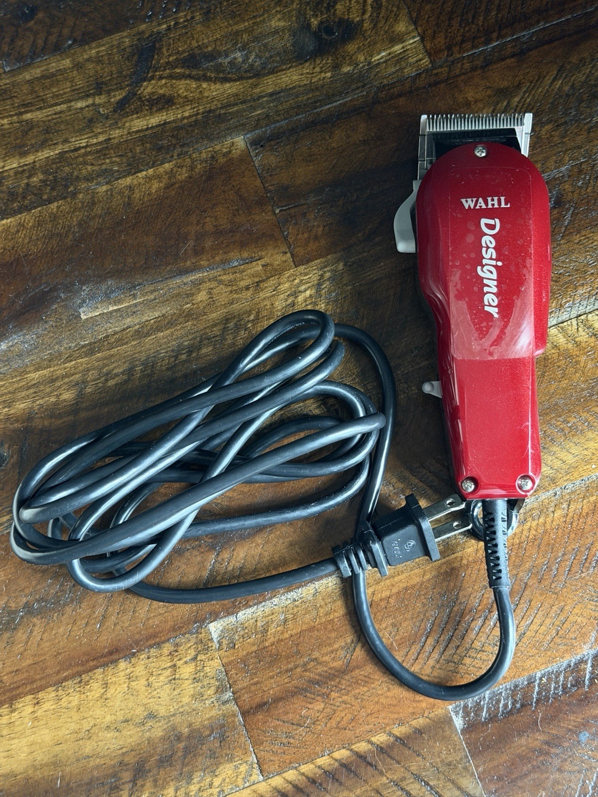 Wahl Professional Designer Corded Hair Clipper With Adjustable Level. Color Red