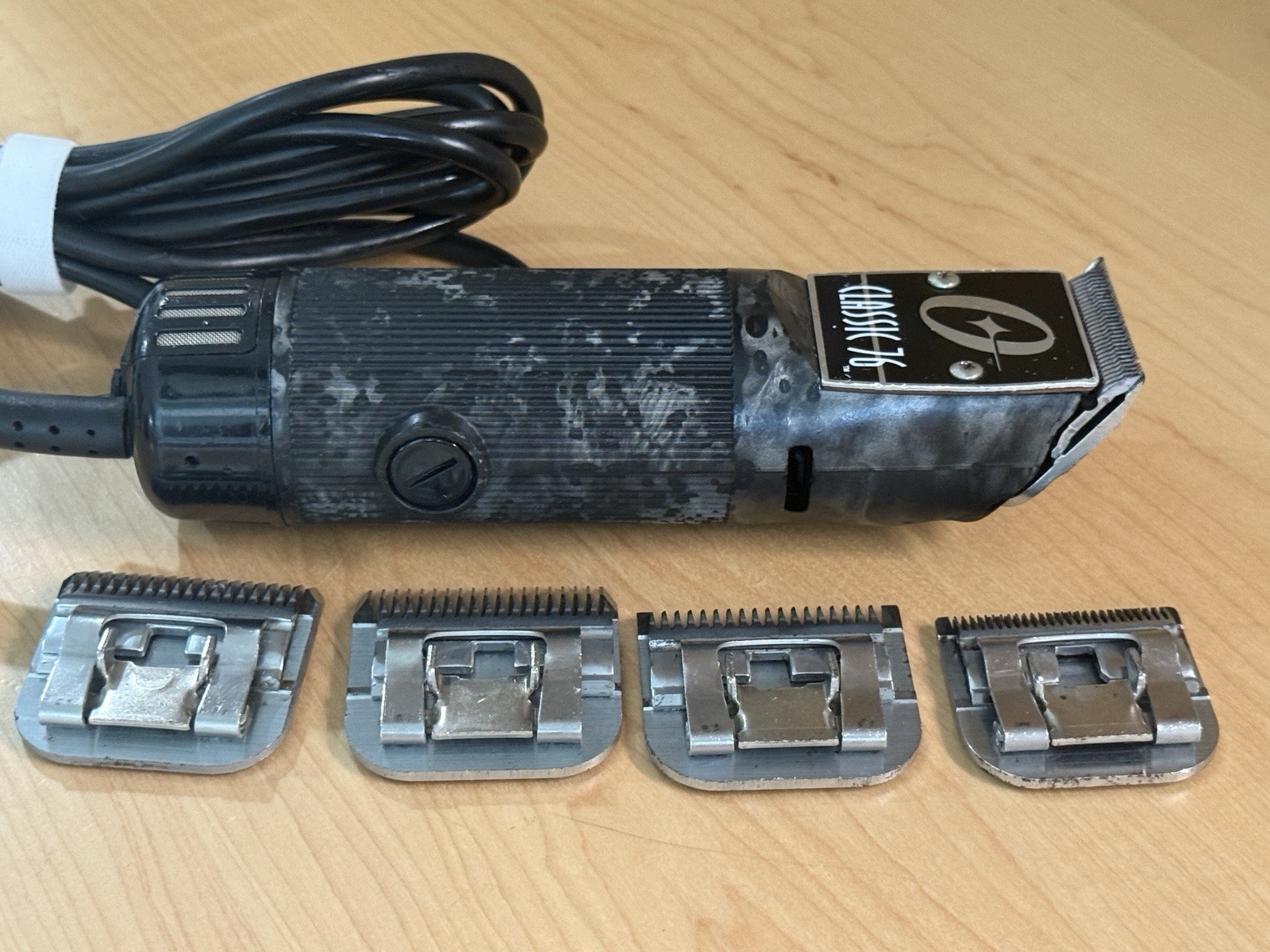 ⭐ Oster Classic 76 Skullz Limited Edition Professional Hair Clippers w/ 5 Blades
