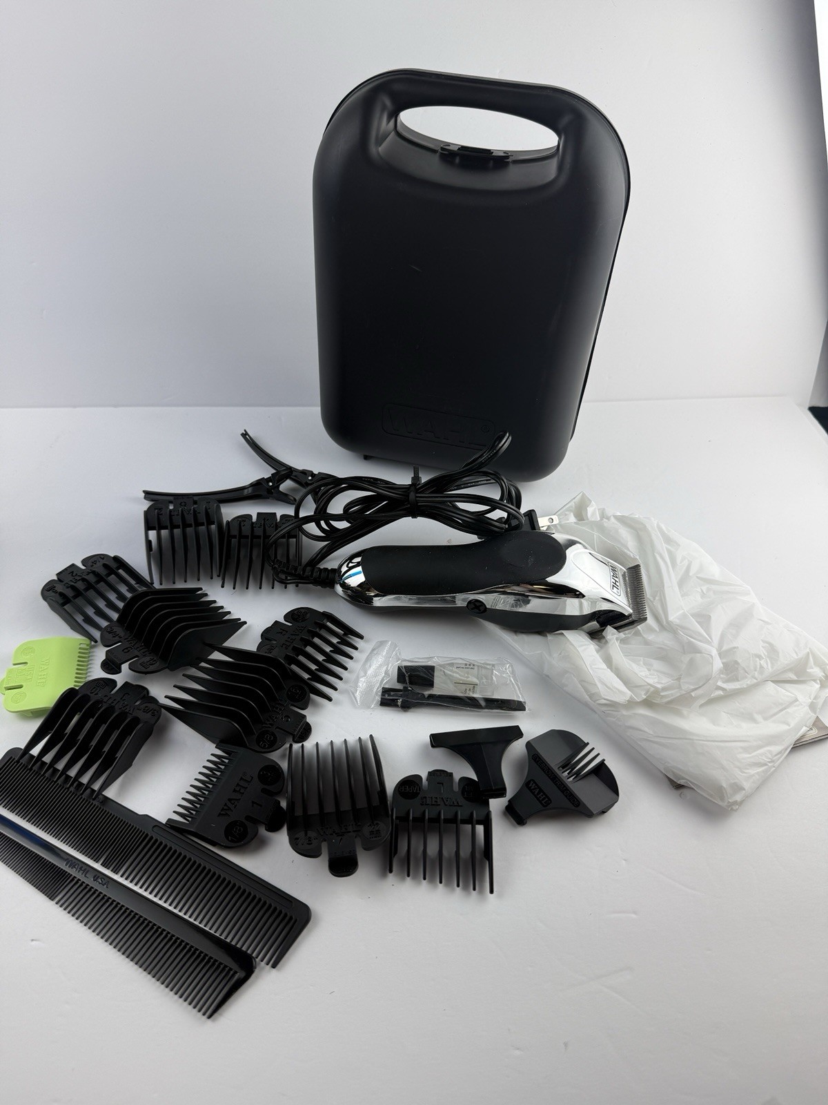 WAHL MC3 Black/Silver CLIPPERS with Size Guards Brush and Hard Plastic Case EUC