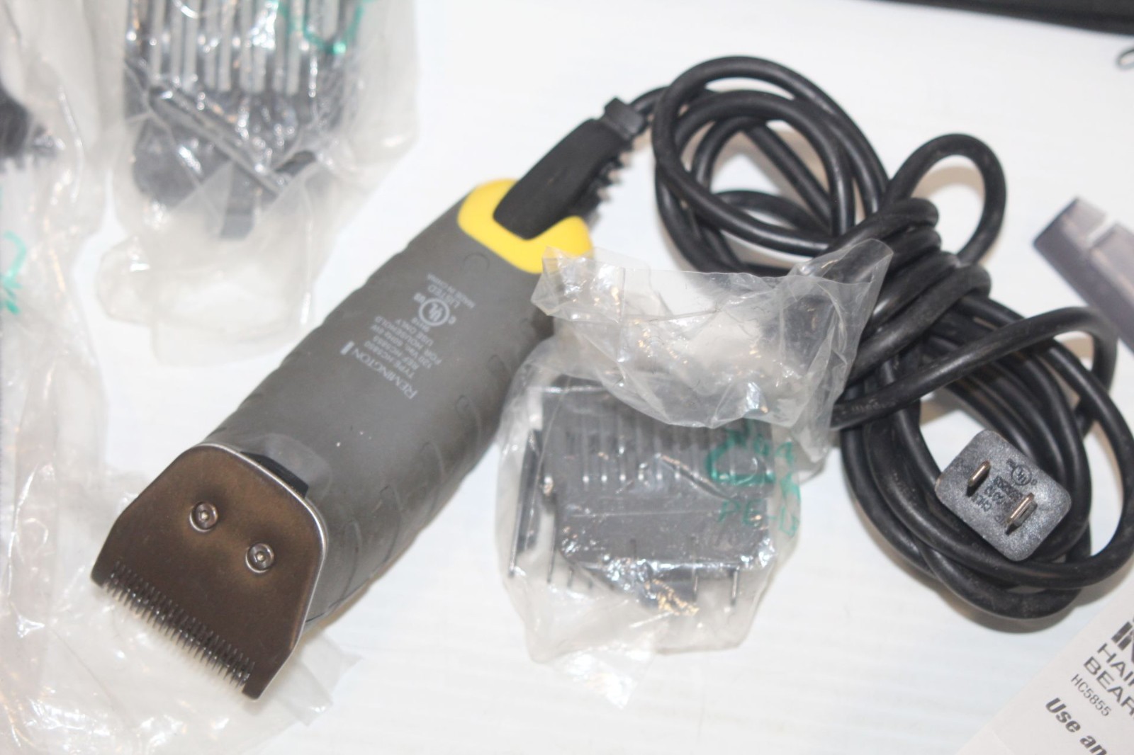 Remington Virtually Indestructible Barbershop Clipper HC5855 Haircut Kit + Acces