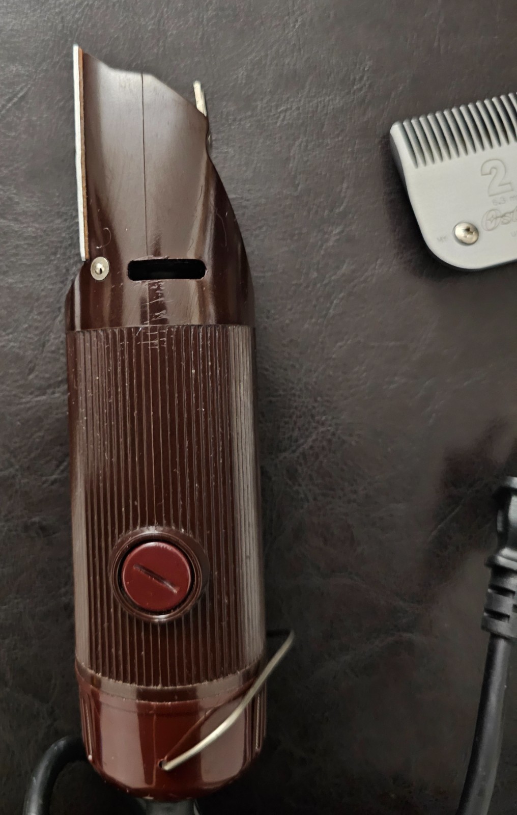 Oster Classic 76 Universal Motor Clipper with 4 Detachable Blades – Set