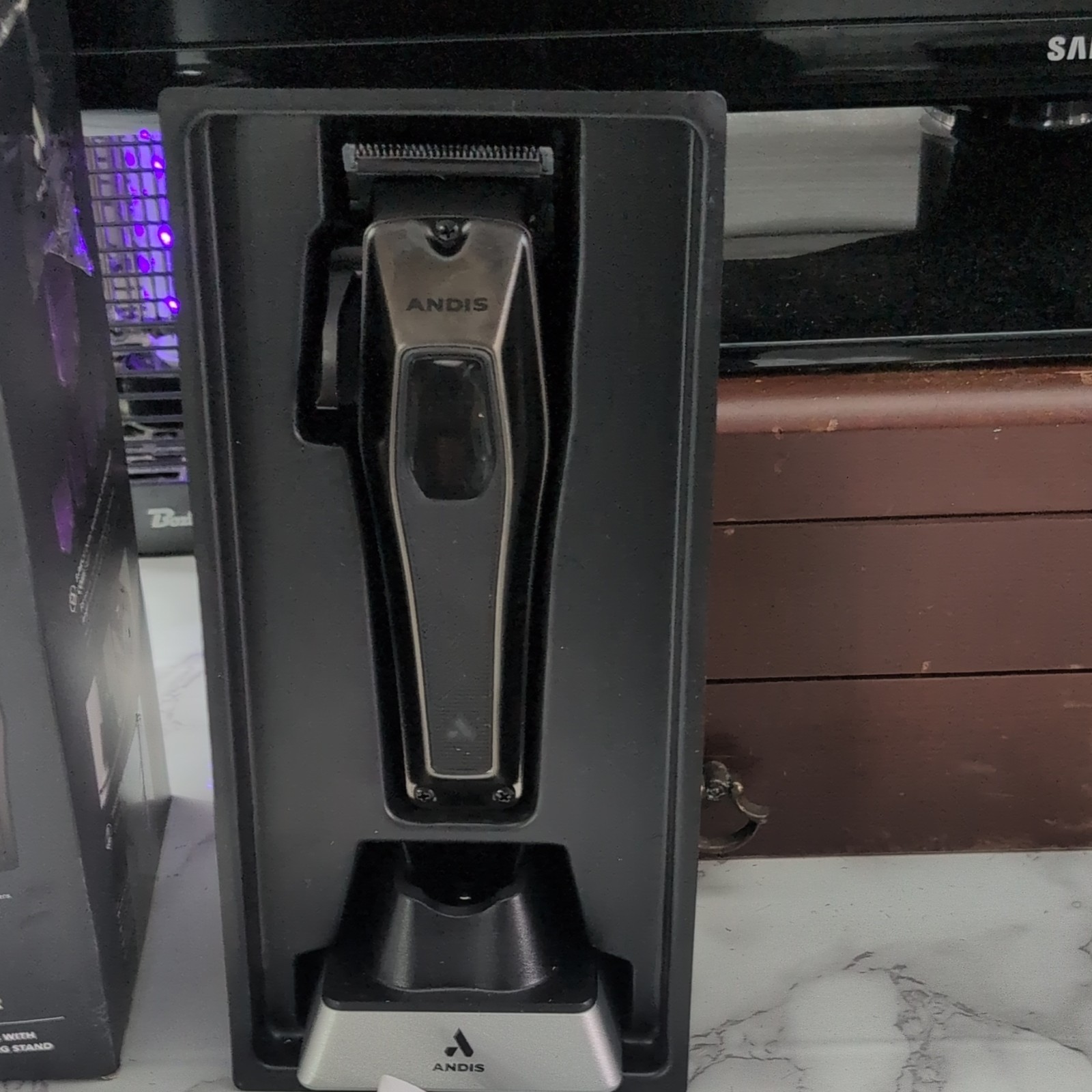 Andis RECON Clipper Black/Silver Cordless Rechargeable Rotary Square Blade