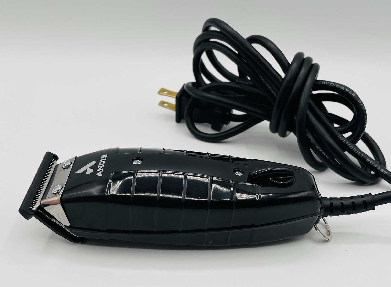 Andis T-Outliner Model G Professional T-Blade Trimmer Corded- Clean