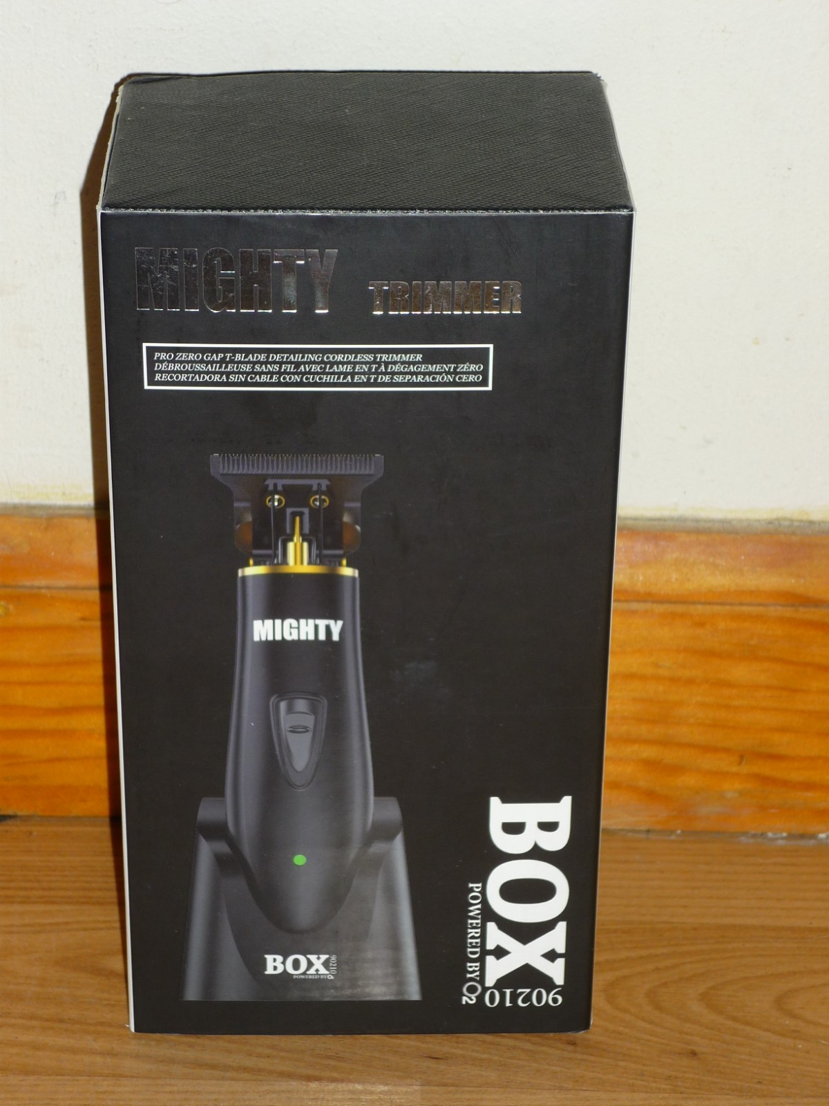 BRAND NEW MENS CORDLESS RECHAREGABLE MIGHTY TRIMMER BOX90210 POWERED BY O2