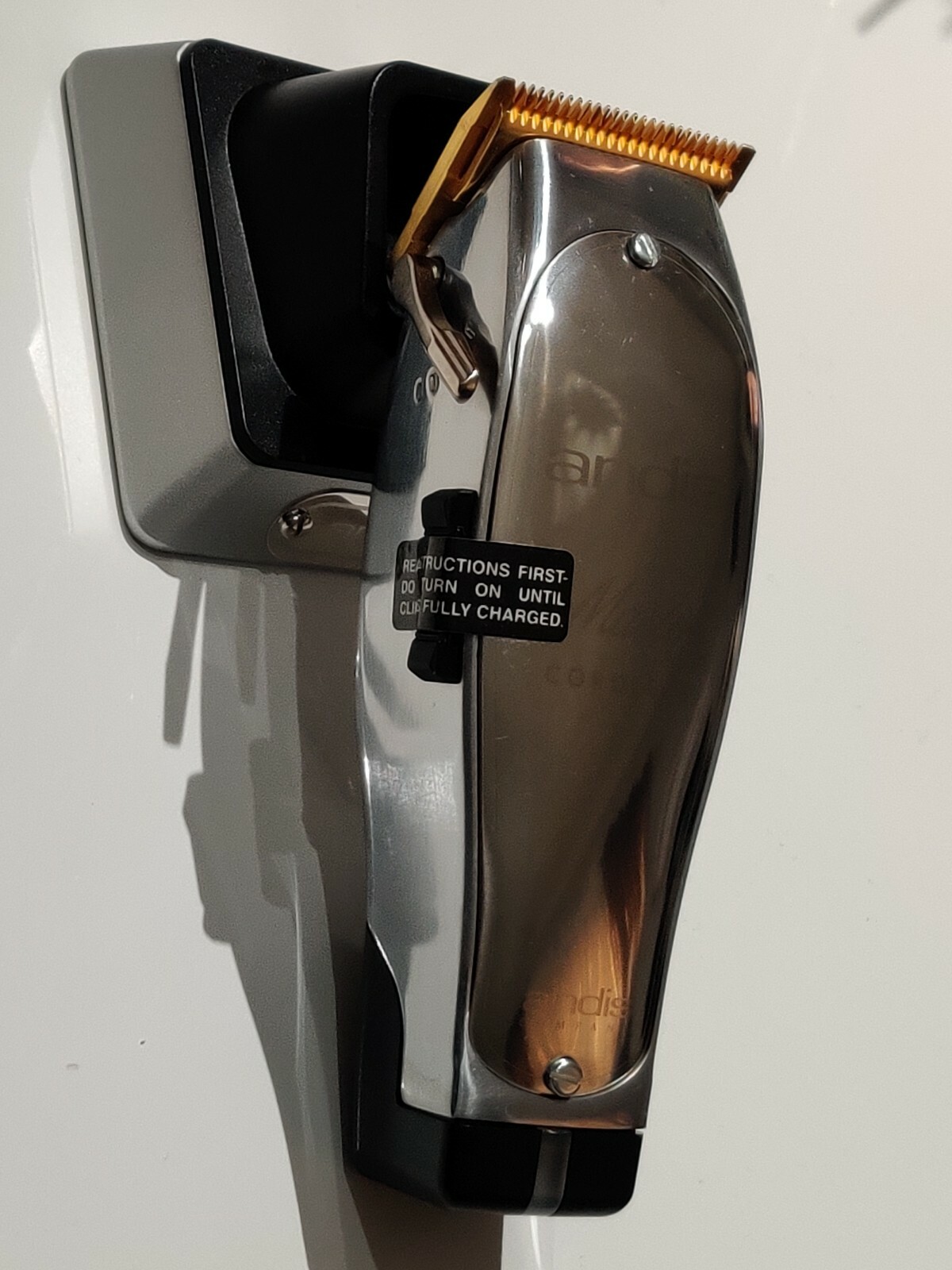 Andis Professional Master Cordless with gold blade