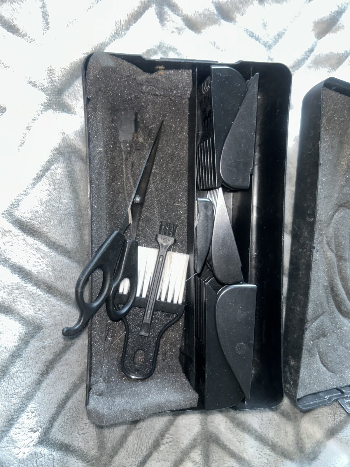 Remington Hair Clippers, Model: HC-8017B Corded w/ accessories