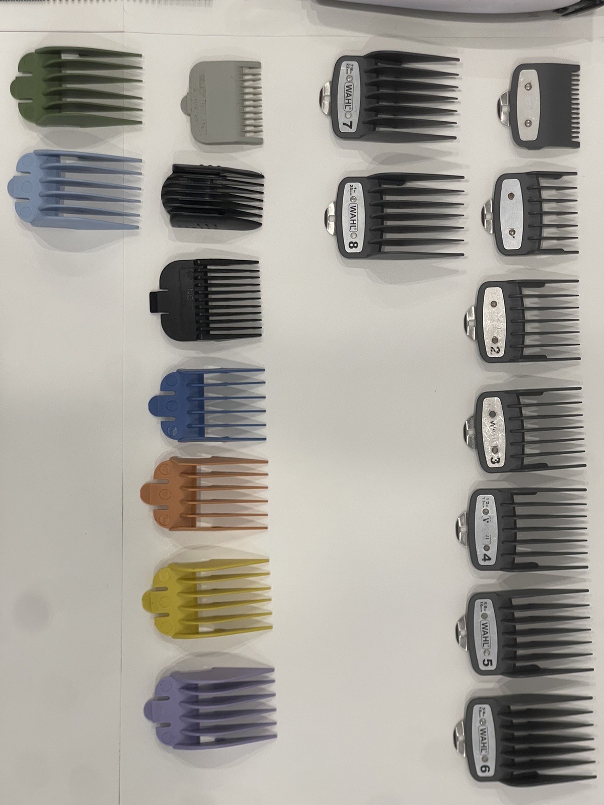 Huge Wahl Hair Clipper Trimmer Lot – 5 Clippers, Metal & Color Guards, Case Comb