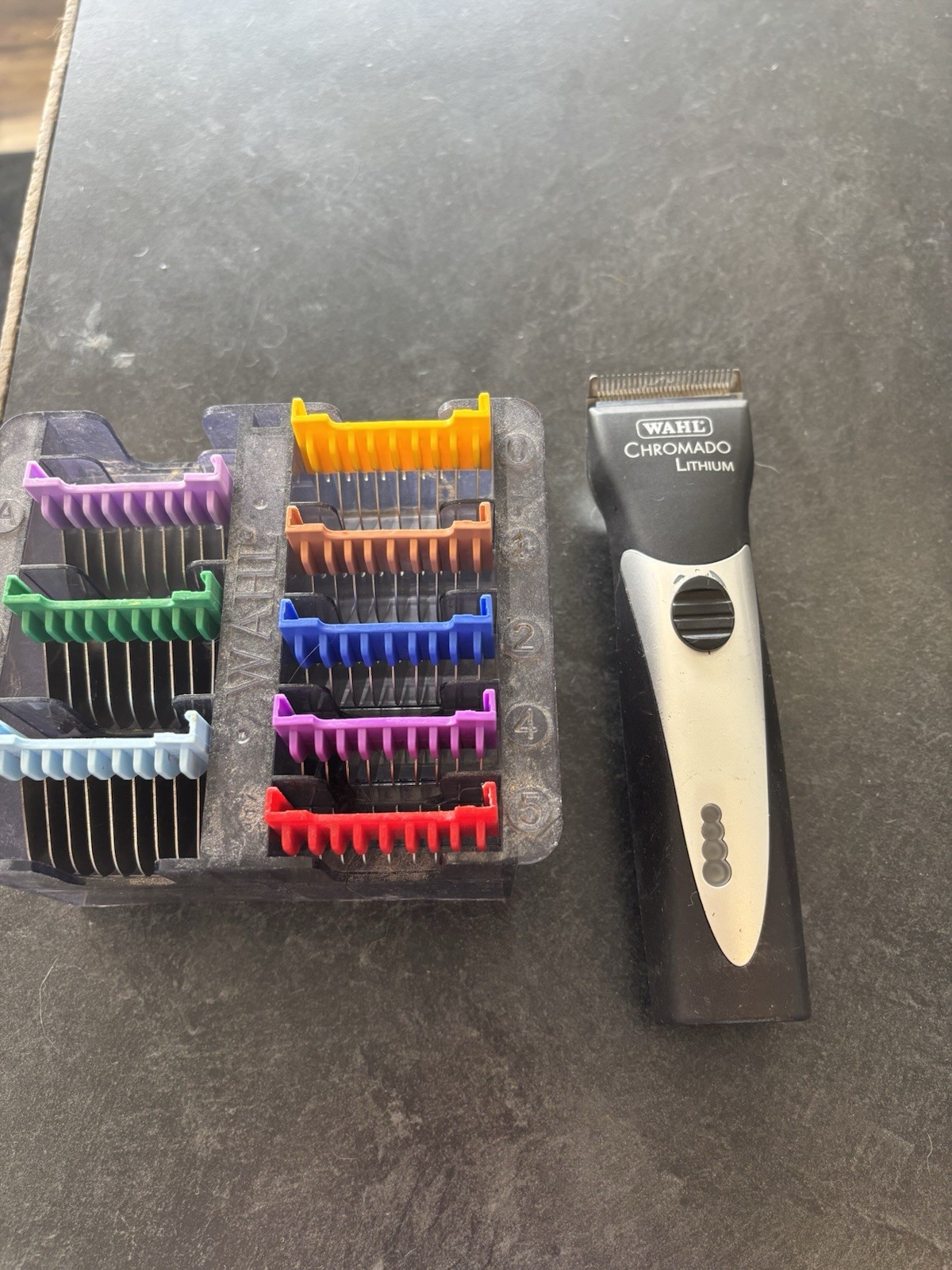 Wahl Chromado Lithium Clipper Black Silver with Hair Guards #1-#5