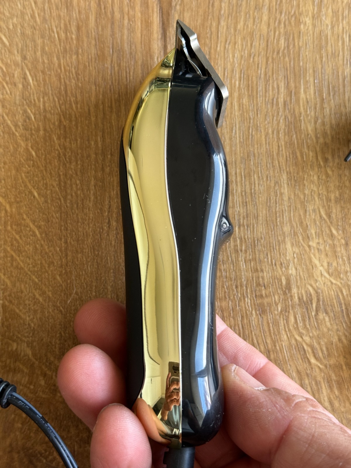 Wahl Model 9307 Corded w/Attachments Barely Used Tested Works