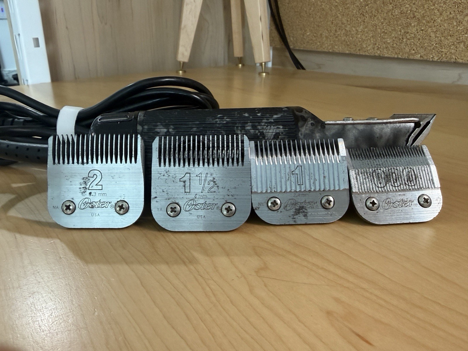 ⭐ Oster Classic 76 Skullz Limited Edition Professional Hair Clippers w/ 5 Blades