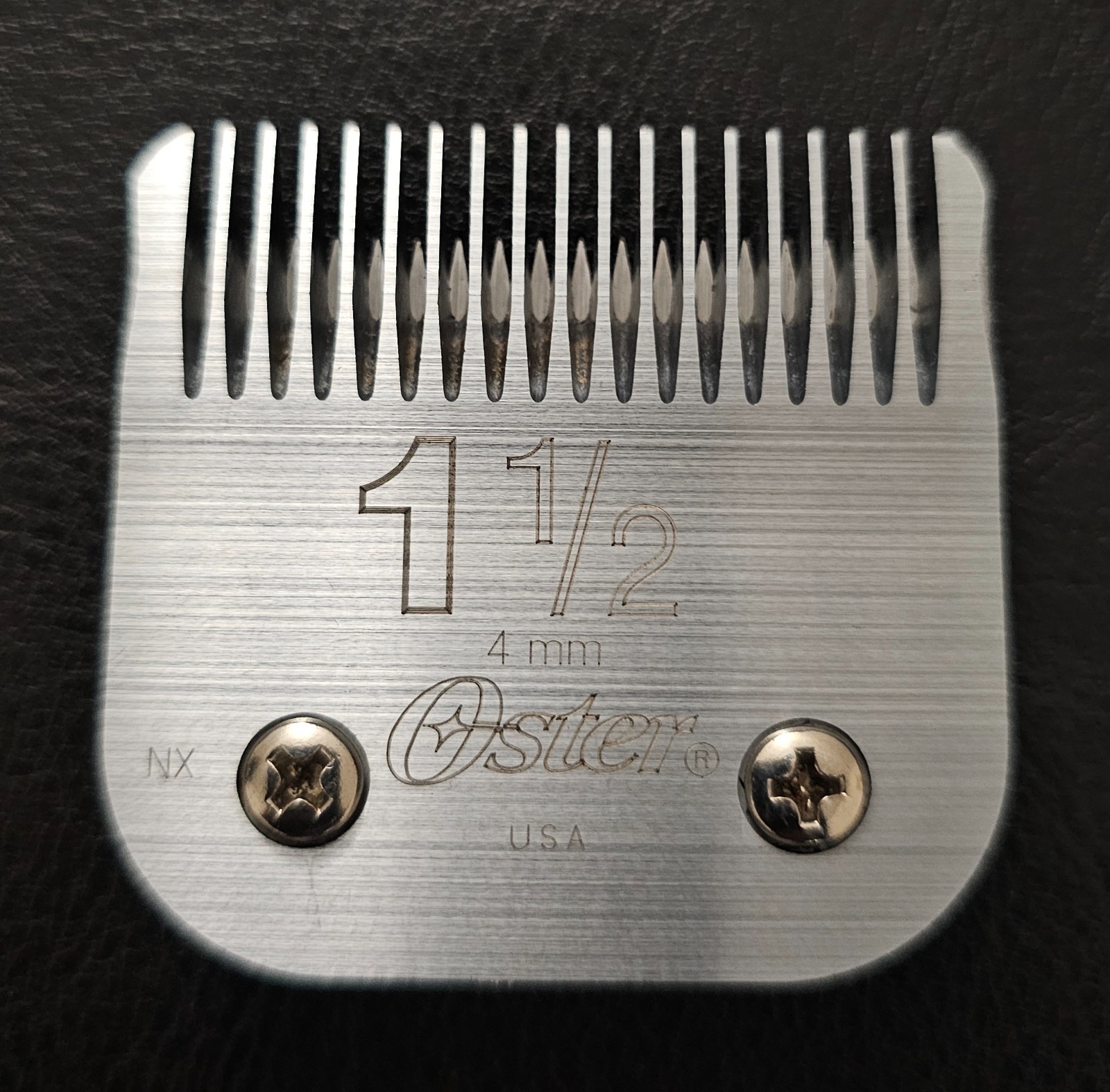 Oster Classic 76 Universal Motor Clipper with 4 Detachable Blades – Set