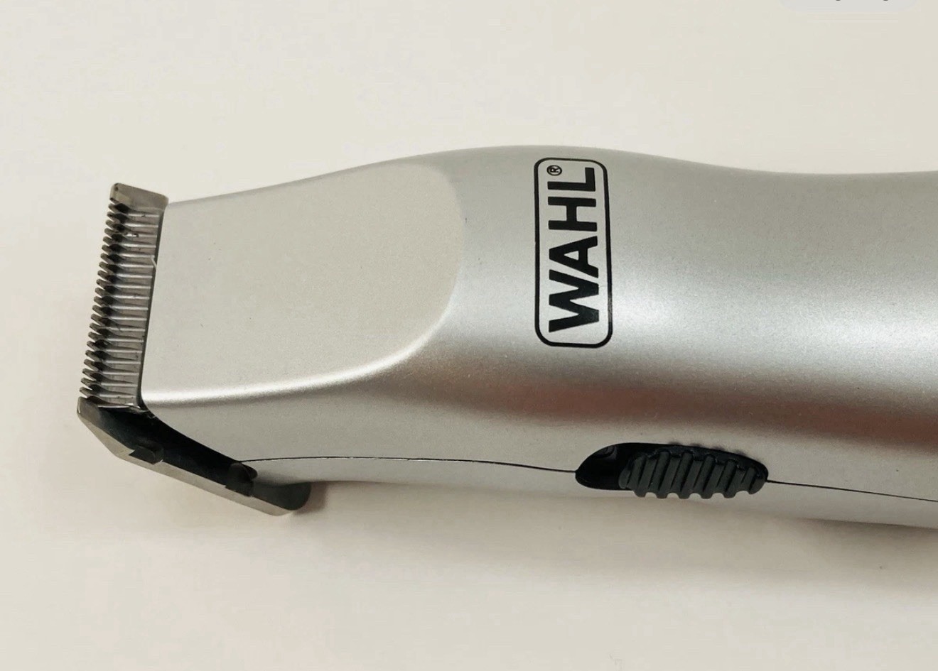 Wahl Wet/Dry Rechargeable Beard Trimmer & Nose Trimmer Grooming Kit Open Box