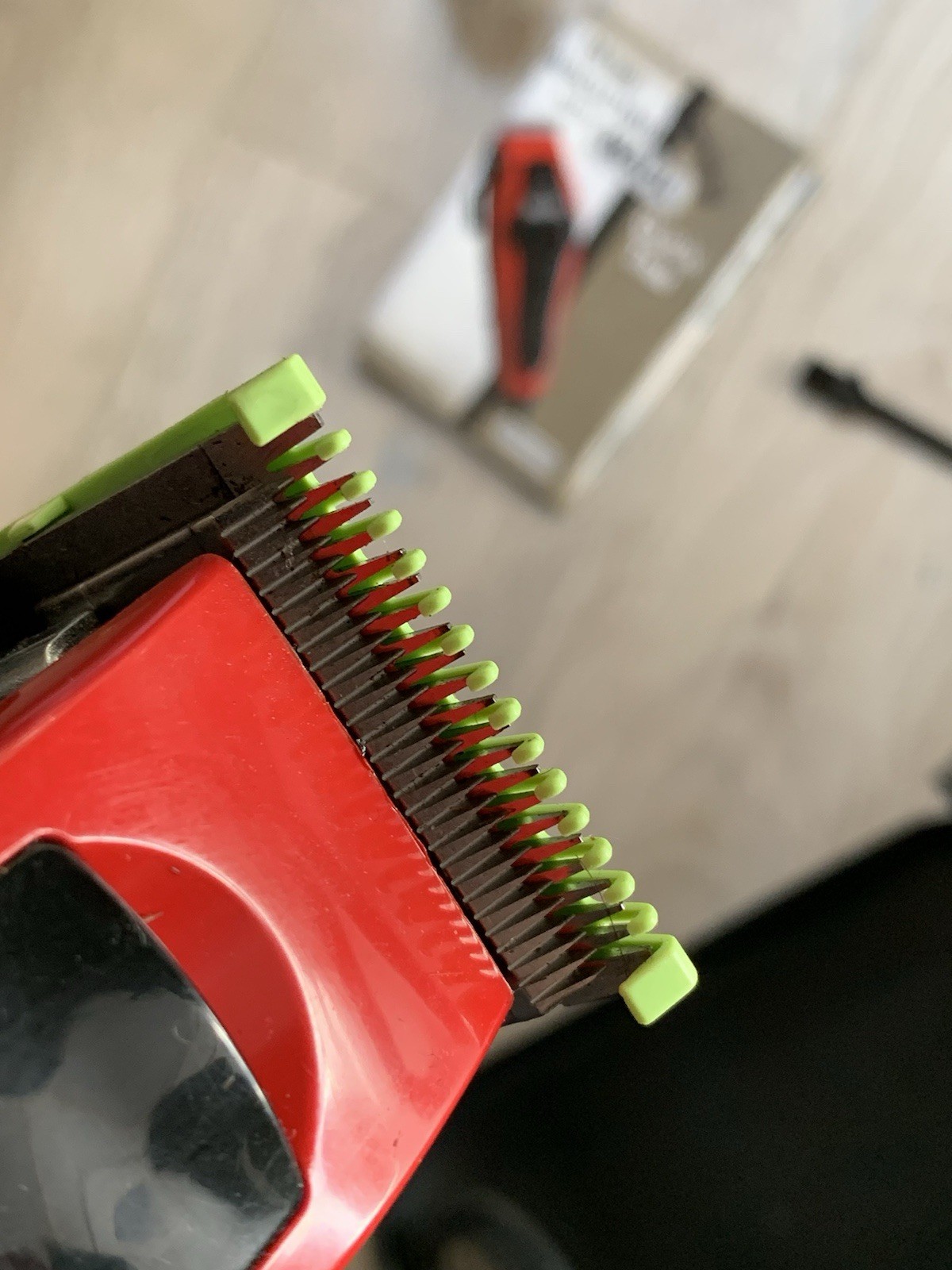 Wahl CNT2-M Clipper w/Guards, Case And Accessories Essentially New