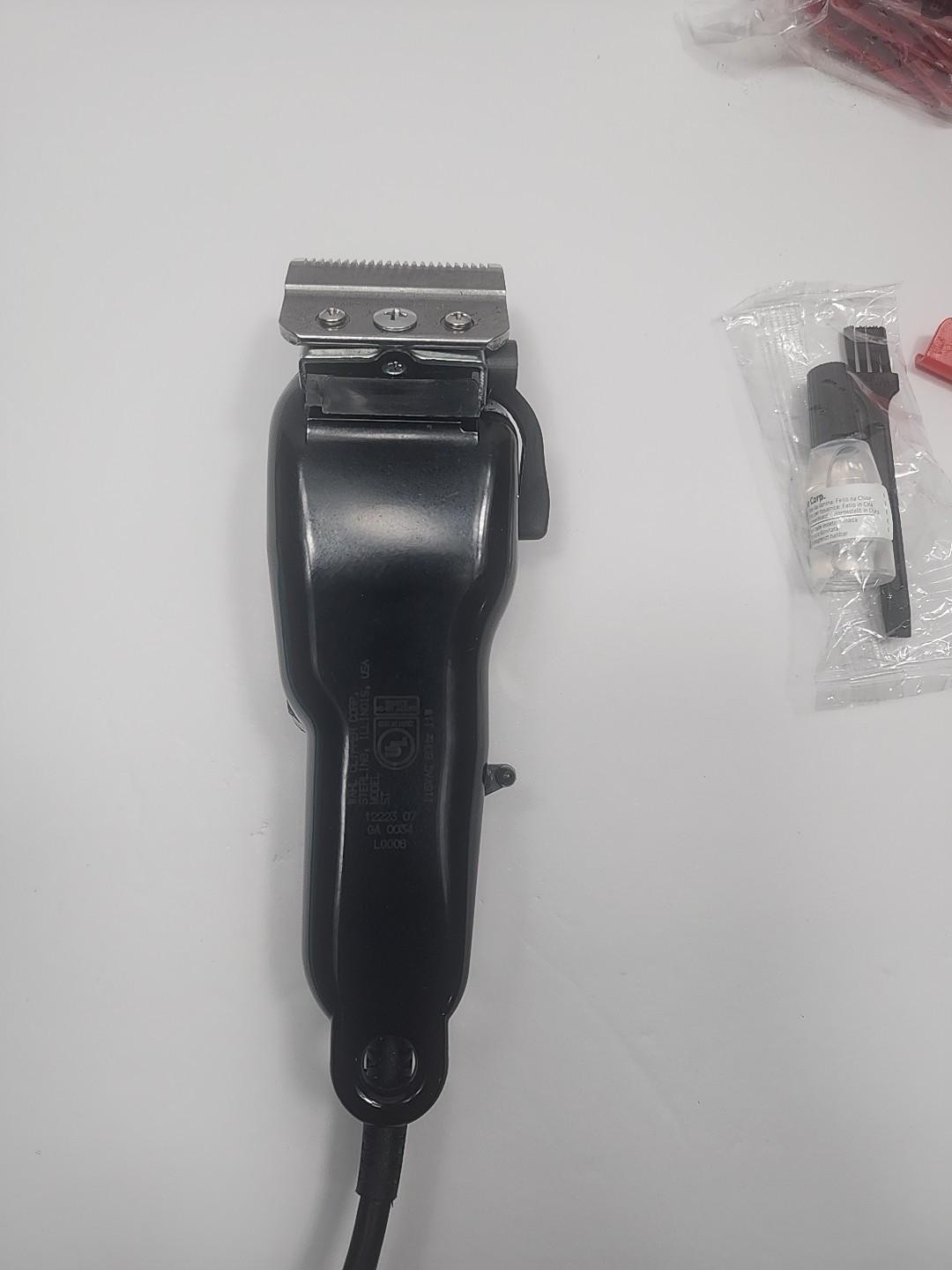 Red WAHL Model ST Professional Designer Electric Corded Clippers & Guard