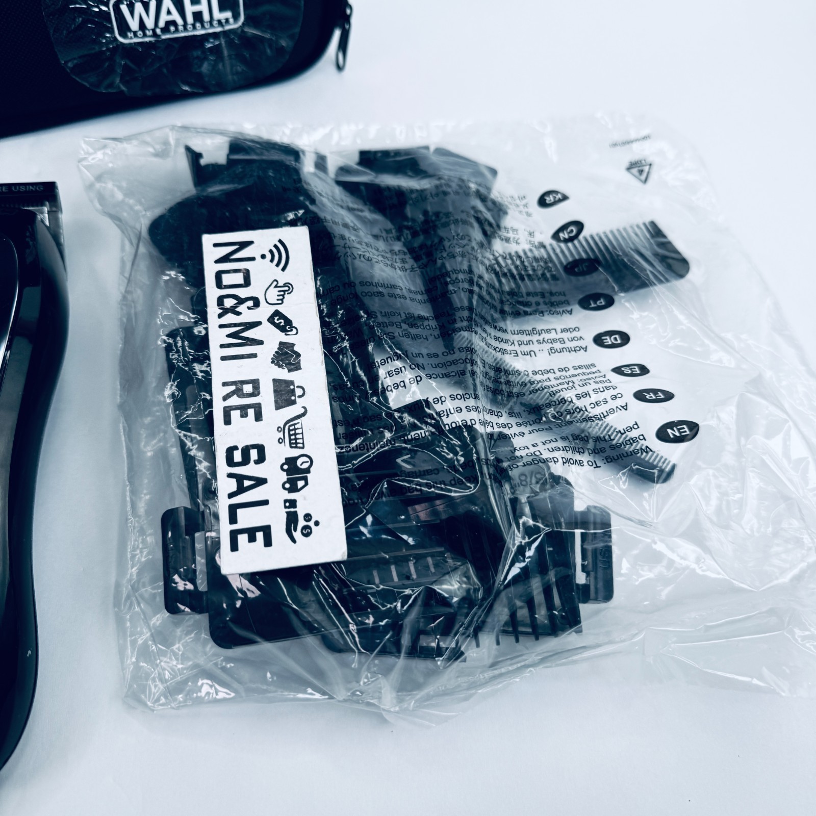 Wahl Clipper Lithium Ion Cordless Haircutting & Trimming Combo Kit. 79600