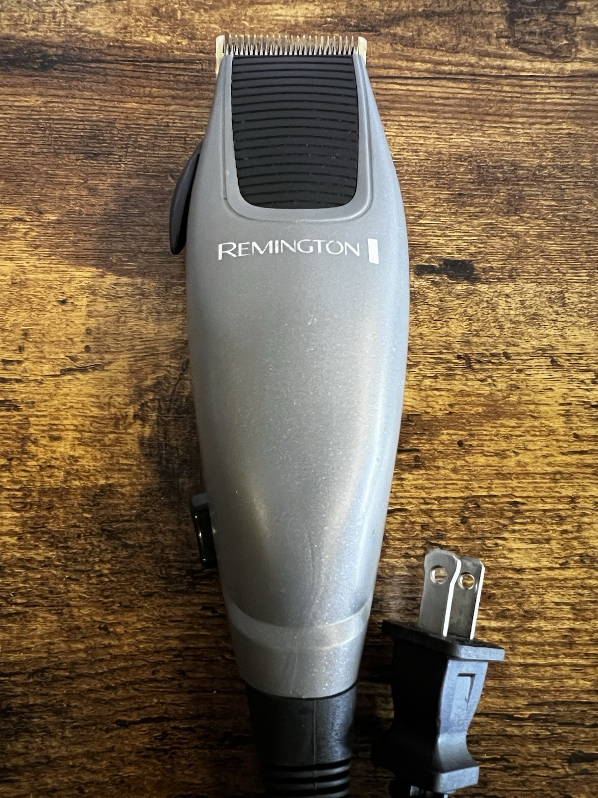 Remington Model HC-1090 Electric Hair Clipper Cleaned And Working Great Shape