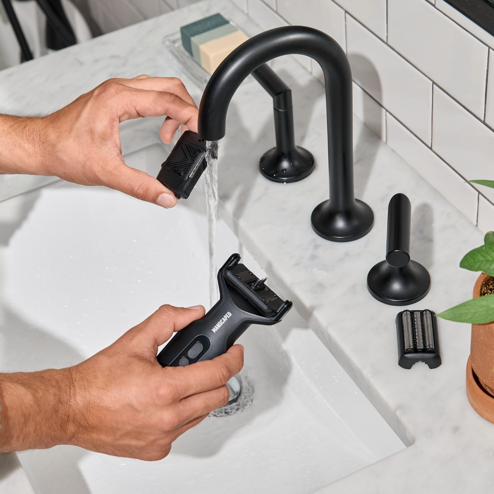 MANSCAPED® The Chairman™ PLUS Men’s Foil Face Shaver -Two Interchangeable Blades