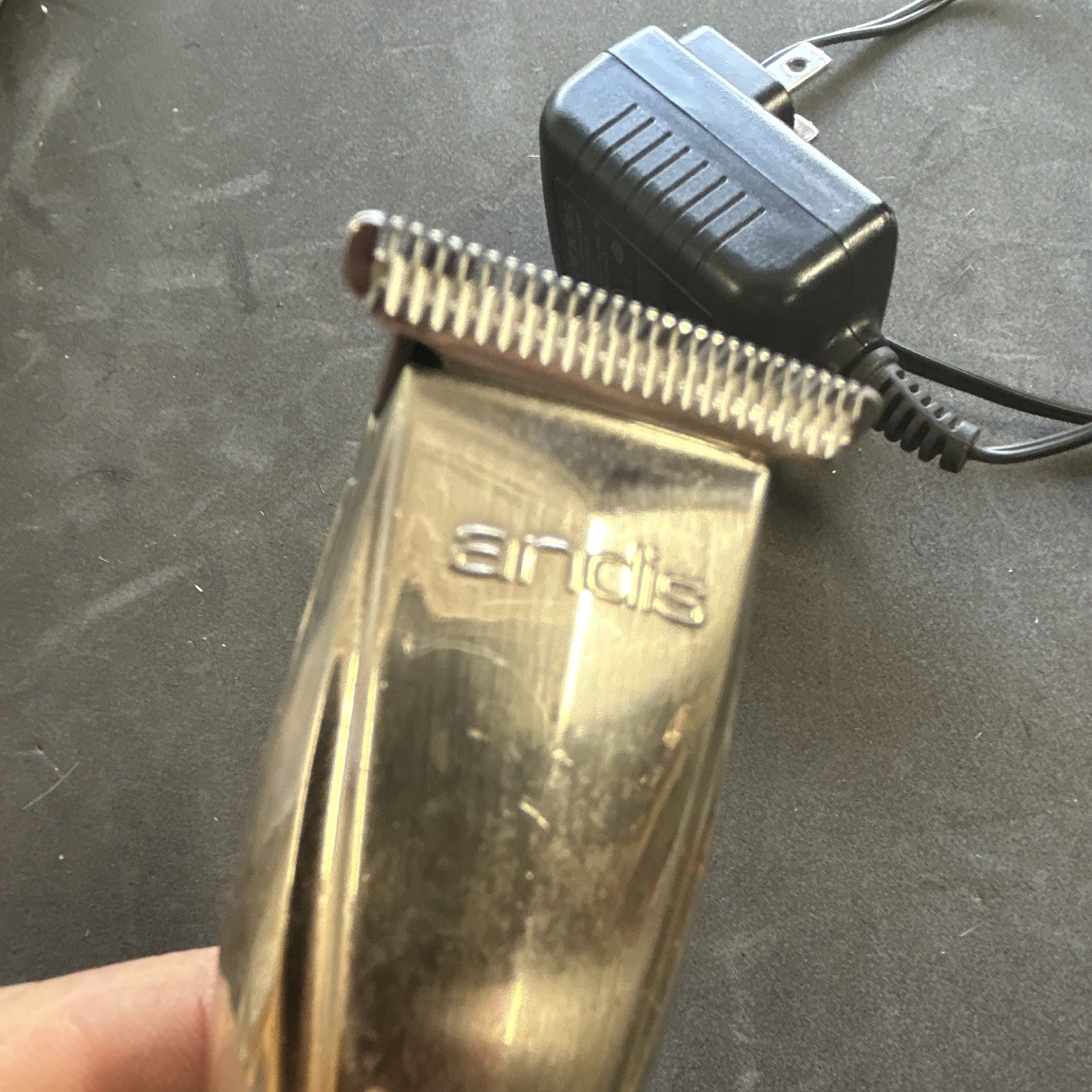 Andis D-8 Cordless Battery Face/Neck Trimmer, T-Blade, Silver