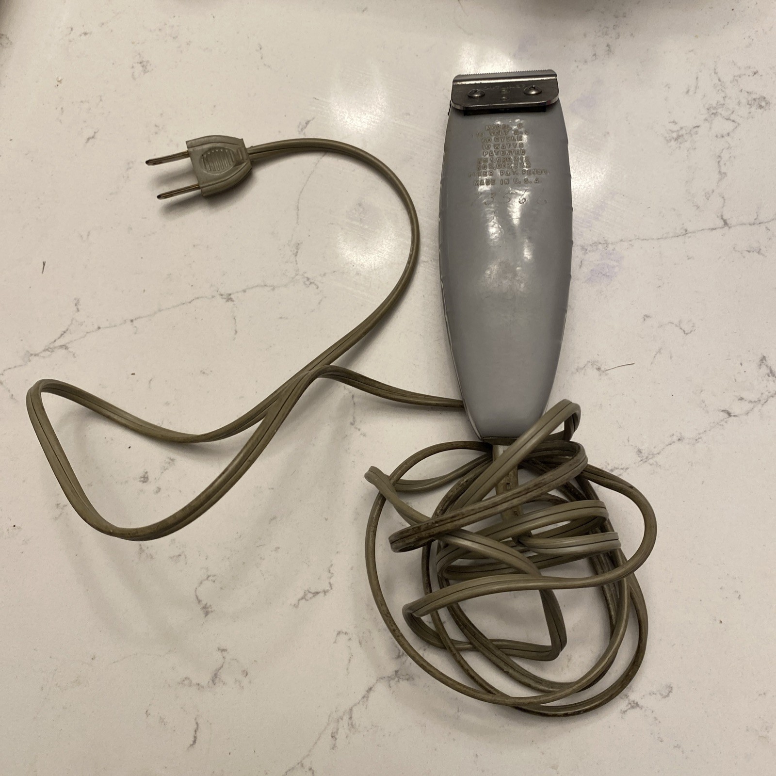 Andis Model G, Outliner II (2) Corded Hair Trimmer 110V AC 60 Cycle 10 W
