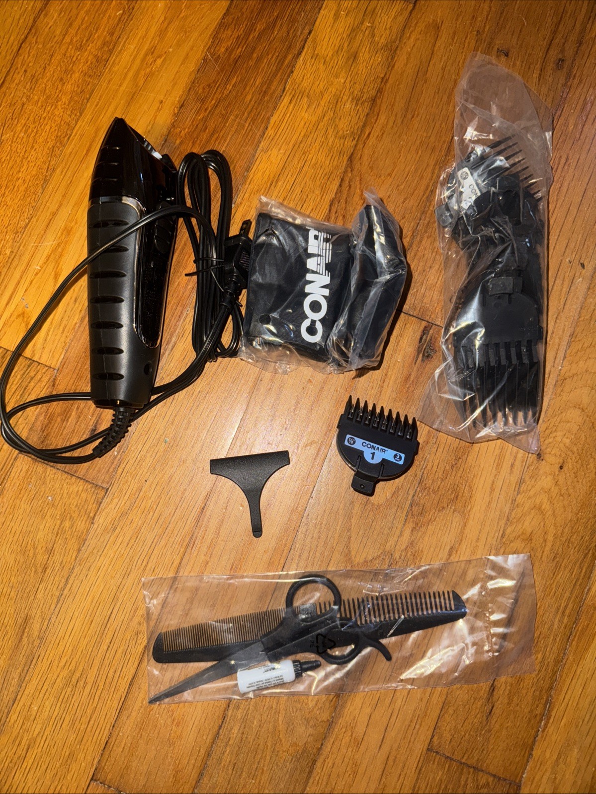 Conair – HC2000 – Barbershop No-Slip Grip Clippers 20 Piece Home Haircut Kit New