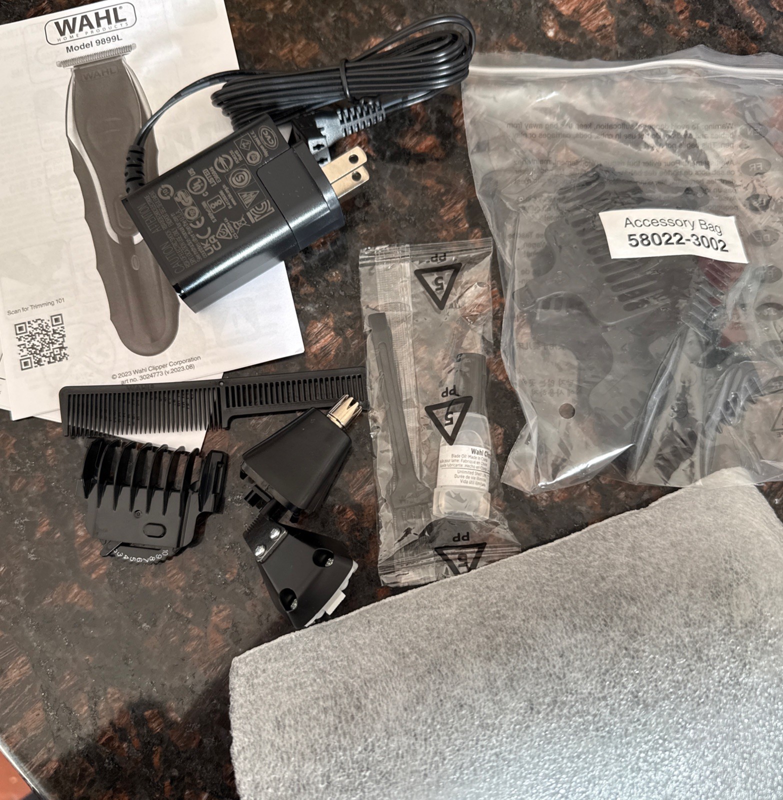 Wahl Aqua Blade® Rechargeable Wet/Dry Lithium-Ion Deluxe Beard Trimmer for Me…